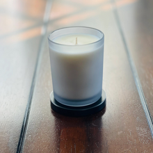 Load image into Gallery viewer, Holiday Floral Design &amp; Candle Workshop
