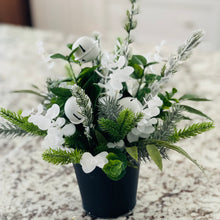 Load image into Gallery viewer, Holiday Floral Design &amp; Candle Workshop
